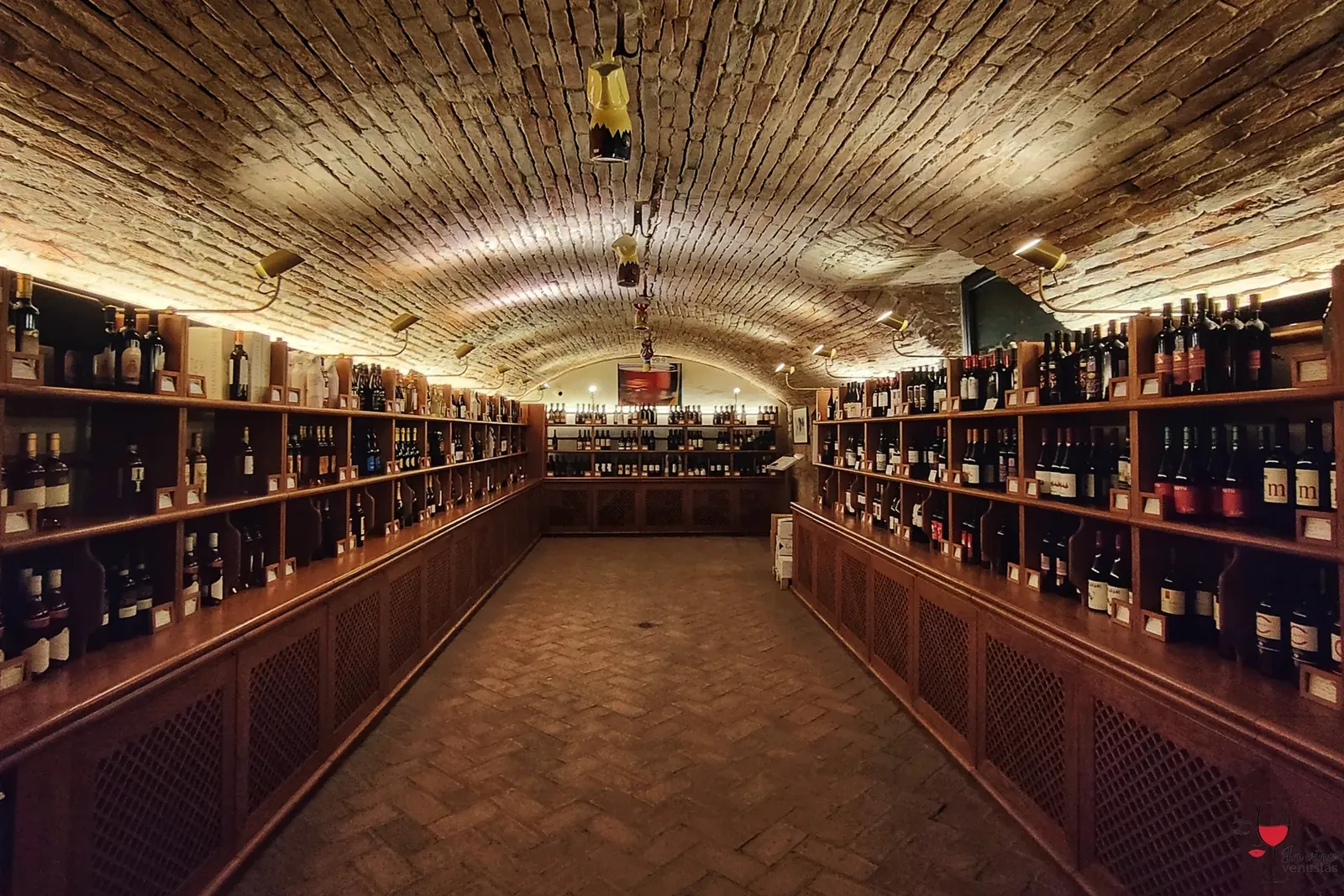 Enoteca Regionale dell'Emilia-Romagna nei sotterranei della Rocca di Dozza